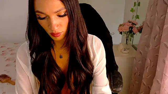 Ariana girlhots online show from 17, 4, 2026