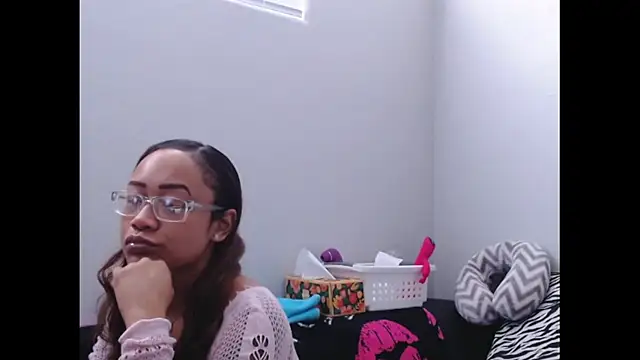 RylHoneyy online show from 13, 3, 2026