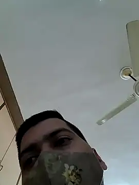 Snapshot of vansh1802 chatting on 1, 3, 2025 vansh1802 online show from 1, 3, 2025