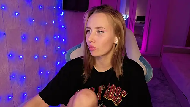 Snapshot of litlle_pie chatting on 30, 9, 2025 litlle pie online show from 30, 9, 2025