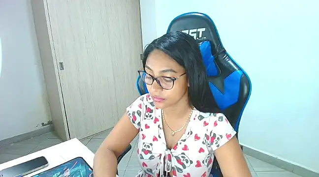 sophiax-x online show from 8, 2, 2025