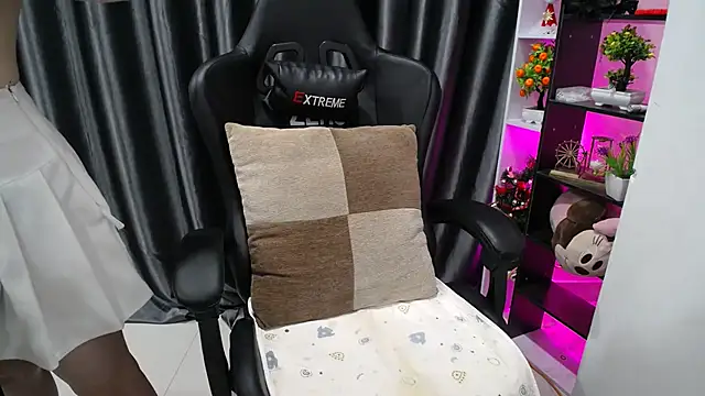 Yuki-yio online show from 20, 3, 2025