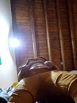 Snapshot of CRHYSTEL chatting on 8, 3, 2025 CRHYSTEL online show from 8, 3, 2025