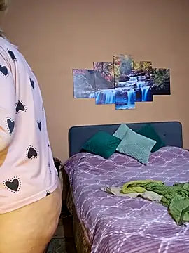 Snapshot of CRHYSTEL chatting on 13, 3, 2025 CRHYSTEL online show from 13, 3, 2025