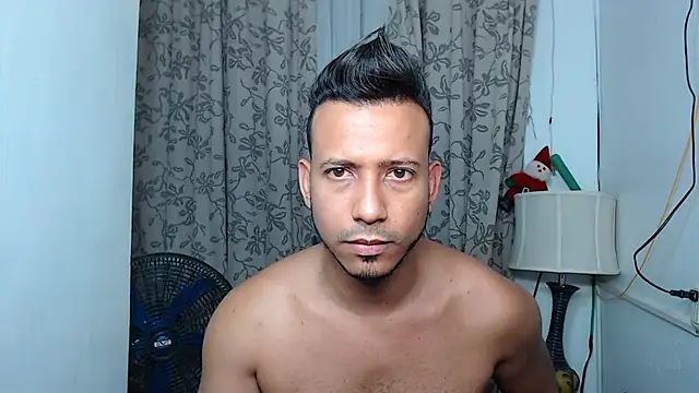 Snapshot of thommerxxx chatting on 9, 1, 2026 thommerxxx online show from 9, 1, 2026