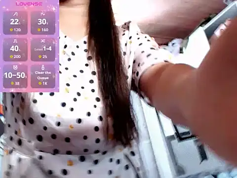 MoaningKylie online show from 8, 10, 2025