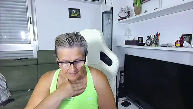 Snapshot of Selenna57 chatting on 18, 6, 2026 Selenna57 online show from 18, 6, 2026