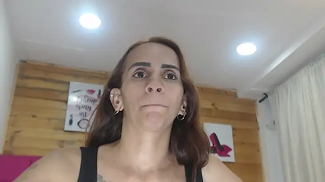 Amber Moore online show from 16, 10, 2025