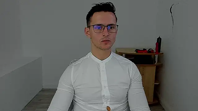 Snapshot of sexxymuscles4u chatting on 2, 12, 2024 sexxymuscles4u online show from 2, 12, 2024
