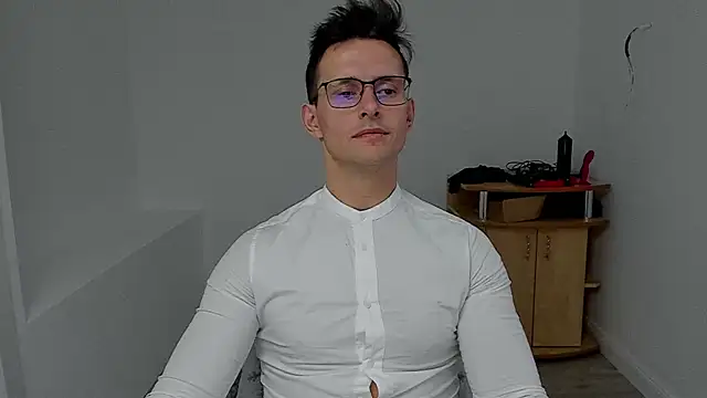Snapshot of sexxymuscles4u chatting on 7, 12, 2024 sexxymuscles4u online show from 7, 12, 2024