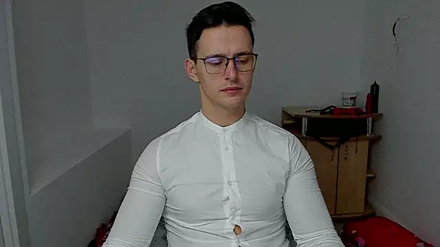Snapshot of sexxymuscles4u chatting on 9, 1, 2025 sexxymuscles4u online show from 9, 1, 2025