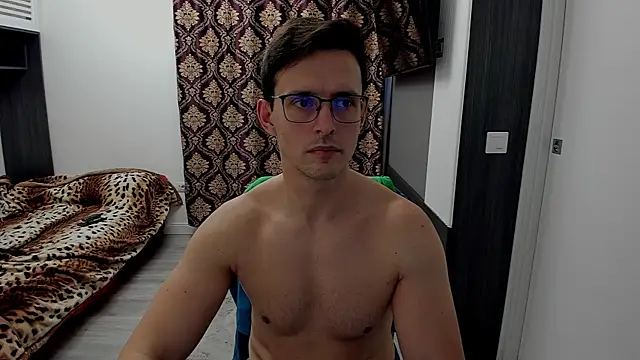 Snapshot of sexxymuscles4u chatting on 4, 2, 2025 sexxymuscles4u online show from 4, 2, 2025