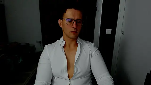 Snapshot of sexxymuscles4u chatting on 3, 10, 2025 sexxymuscles4u online show from 3, 10, 2025
