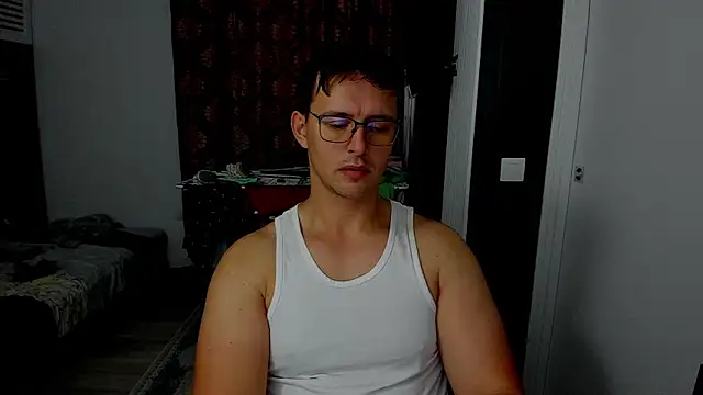 Snapshot of sexxymuscles4u chatting on 13, 10, 2025 sexxymuscles4u online show from 13, 10, 2025