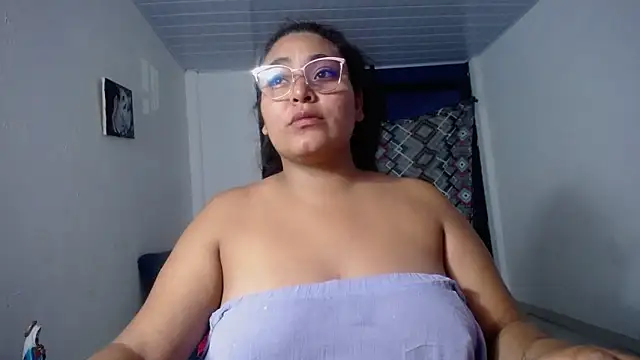 Snapshot of sirena_15 chatting on 19, 9, 2025 sirena 15 online show from 19, 9, 2025