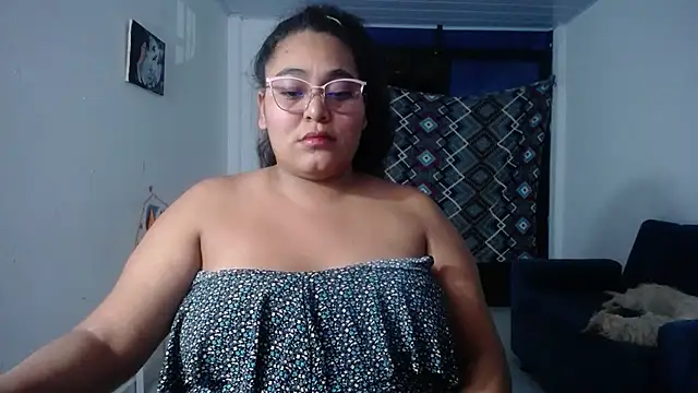 Snapshot of sirena_15 chatting on 16, 11, 2025 sirena 15 online show from 16, 11, 2025