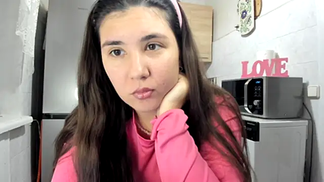 Snapshot of MiaMarrone chatting on 25, 11, 2025 MiaMarrone online show from 25, 11, 2025