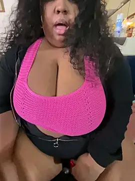 Snapshot of EbonyGoddessKira chatting on 5, 1, 2025 EbonyGoddessKira online show from 5, 1, 2025