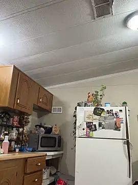 smokeymt420 online show from 4, 12, 2025