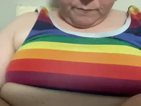 Snapshot of ParisNova chatting on 2, 12, 2024 ParisNova online show from 2, 12, 2024