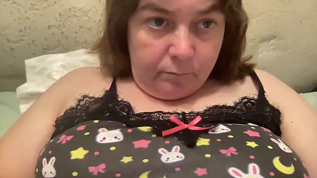 Snapshot of ParisNova chatting on 5, 10, 2025 ParisNova online show from 5, 10, 2025