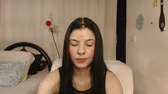Snapshot of Estefani_32 chatting on 26, 9, 2025 Estefani 32 online show from 26, 9, 2025