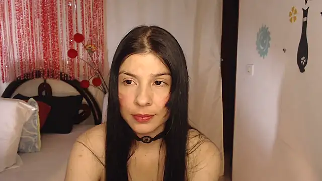 Snapshot of Estefani_32 chatting on 2, 10, 2025 Estefani 32 online show from 2, 10, 2025