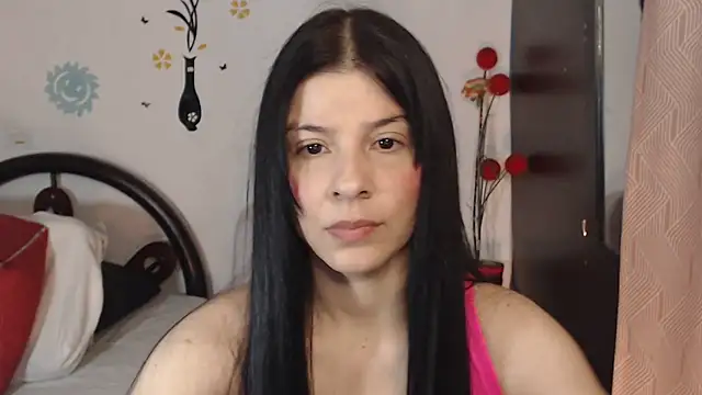 Snapshot of Estefani_32 chatting on 5, 10, 2025 Estefani 32 online show from 5, 10, 2025