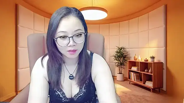 Snapshot of Giuliam chatting on 12, 5, 2026 Giuliam online show from 12, 5, 2026