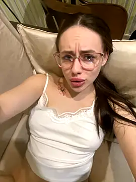 Snapshot of Lisaaan chatting on 9, 10, 2025 Lisaaan online show from 9, 10, 2025