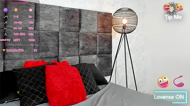 SusanRodriguez  online show from 25, 2, 2025