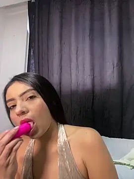 SusanRodriguez  online show from 11, 11, 2025