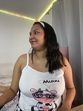 Snapshot of marc_and_ema chatting on 1, 2, 2026 marc and ema online show from 1, 2, 2026