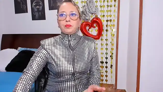 taylorhot70 online show from 12, 6, 2026