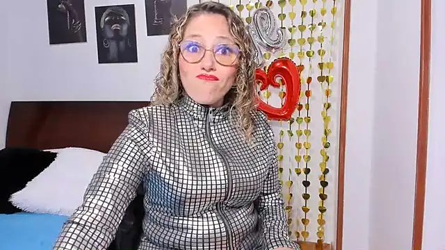 taylorhot70 online show from 18, 7, 2026