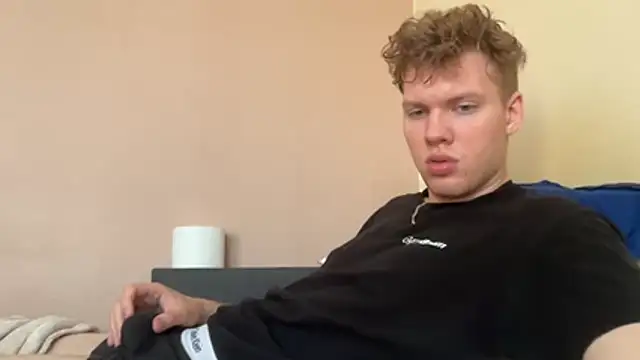 sexybooii6968 online show from 2, 11, 2025