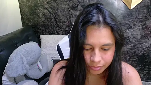 Snapshot of olivia_love_ chatting on 2, 7, 2026 olivia love online show from 2, 7, 2026