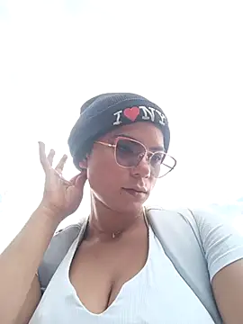 Snapshot of Simone_Miller chatting on 17, 3, 2025 Simone Miller online show from 17, 3, 2025