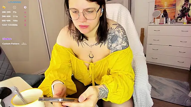 Ophelia mm online show from 29, 9, 2025