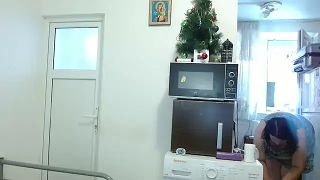 Snapshot of RidemerafSuzana chatting on 10, 9, 2025 RidemerafSuzana online show from 10, 9, 2025