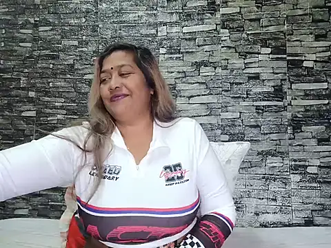 Snapshot of Mammabear_4u chatting on 14, 6, 2026 Mammabear 4u online show from 14, 6, 2026