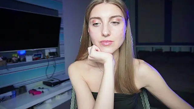 Snapshot of CassiaBlade1 chatting on 15, 10, 2025 CassiaBlade1 online show from 15, 10, 2025