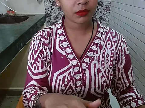 LovingPihu online show from 4, 10, 2025