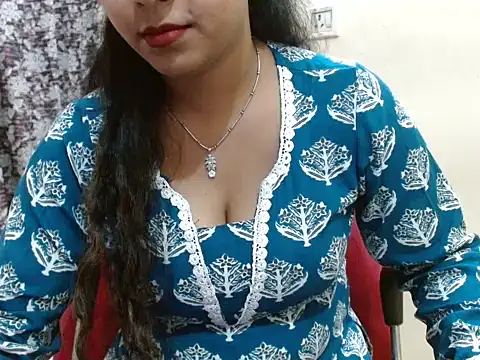 LovingPihu online show from 16, 4, 2026