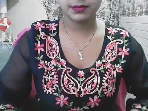 LovingPihu online show from 30, 5, 2026