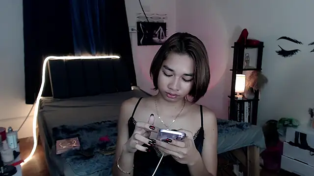 Snapshot of SweetCumFrancine chatting on 11, 5, 2026 SweetCumFrancine online show from 11, 5, 2026