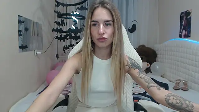 Snapshot of DeboraHorny chatting on 13, 10, 2025 DeboraHorny online show from 13, 10, 2025