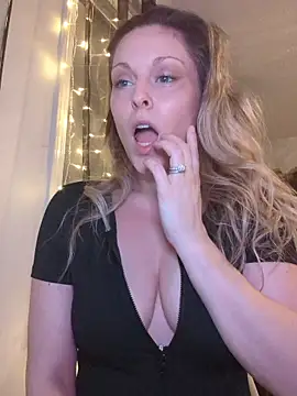 Snapshot of SavageHouseTV chatting on 1, 8, 2026 SavageHouseTV online show from 1, 8, 2026