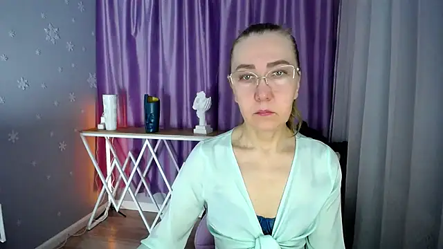Snapshot of queen_a_n_i chatting on 29, 1, 2025 queen a n i online show from 29, 1, 2025