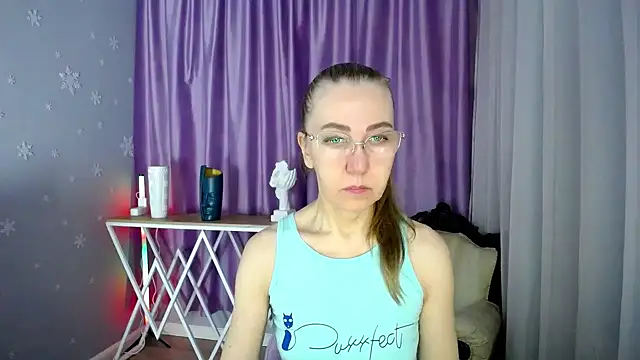 Snapshot of queen_a_n_i chatting on 27, 2, 2025 queen a n i online show from 27, 2, 2025